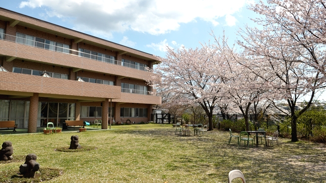 社会福祉法人 賛育会 特別養護老人ホーム 清風園の介護職/ヘルパー 特別養護老人ホーム 正社員求人イメージ